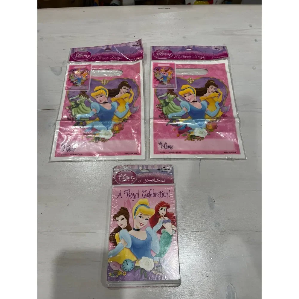 NEW! Disney‎ princesses party invitations & goodie bags